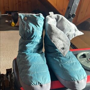 REI Blue and Gray Quilted Booties